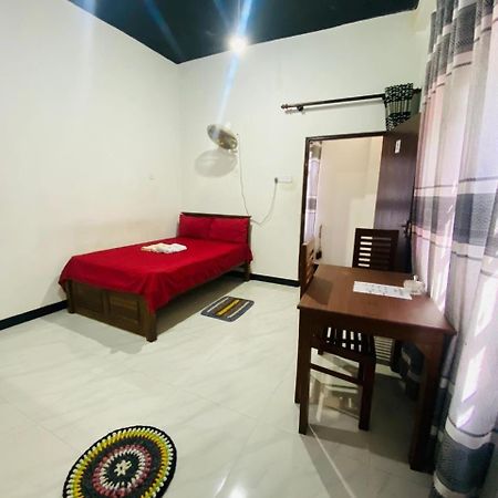 Black Rose Guest Gampaha Exterior foto